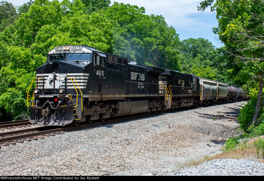 NS 4615 leads a manifest south 